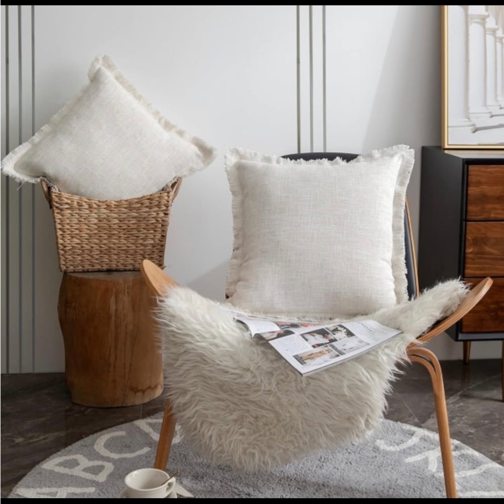NWOT L.R. Home Set of Two Accent Throw Pillow Covers 20x20 Fringed Surrounded - Picture 2 of 10